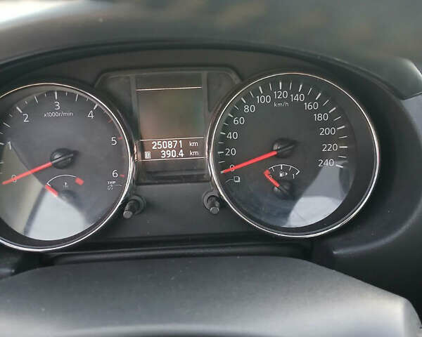 Ниссан Кашкай 2 2011 в Каменце-Подольском на Automoto.ua Бежевый Ниссан Кашкай 2, объемом двигателя 2 л и пробегом 250 тыс. км за 12000 $, фото 13 на Automoto.ua