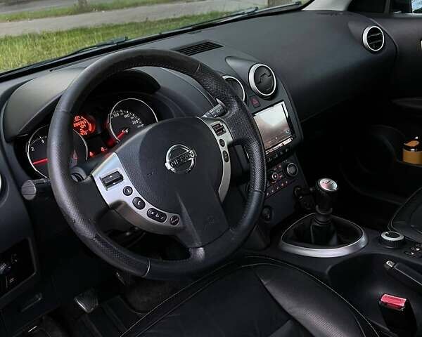 Черный Ниссан Кашкай 2, объемом двигателя 2 л и пробегом 260 тыс. км за 7300 $, фото 28 на Automoto.ua