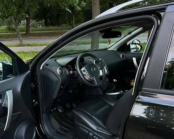 Черный Ниссан Кашкай 2, объемом двигателя 2 л и пробегом 260 тыс. км за 7300 $, фото 14 на Automoto.ua