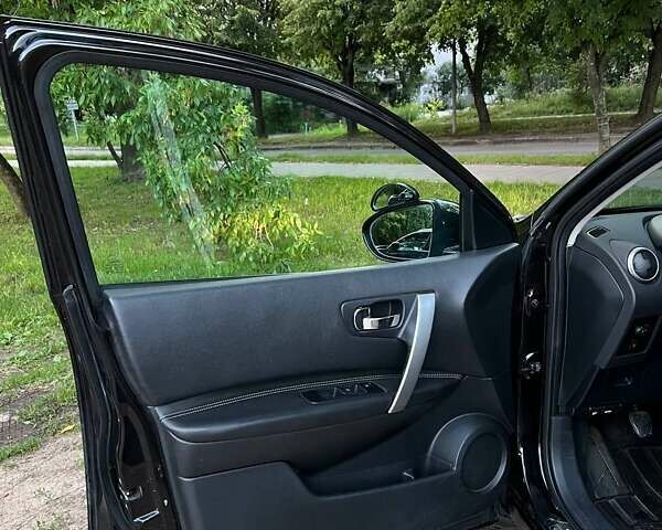 Черный Ниссан Кашкай 2, объемом двигателя 2 л и пробегом 260 тыс. км за 7300 $, фото 30 на Automoto.ua