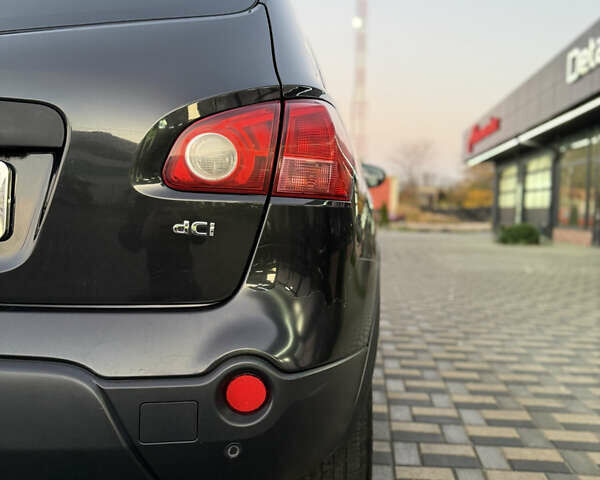 Черный Ниссан Кашкай 2, объемом двигателя 2 л и пробегом 210 тыс. км за 8800 $, фото 6 на Automoto.ua