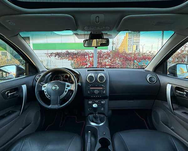 Черный Ниссан Кашкай 2, объемом двигателя 2 л и пробегом 210 тыс. км за 8800 $, фото 16 на Automoto.ua