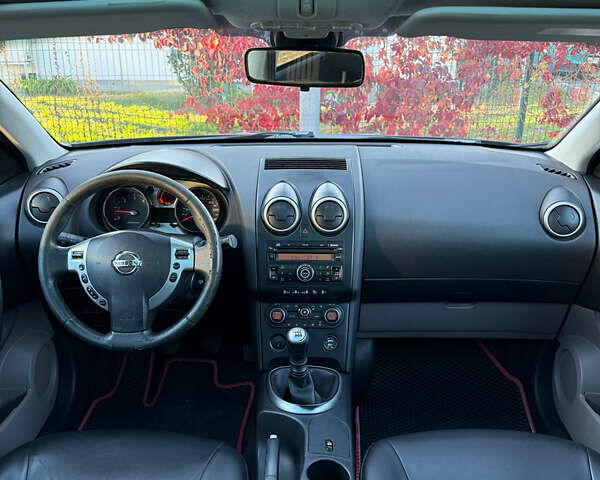 Черный Ниссан Кашкай 2, объемом двигателя 2 л и пробегом 210 тыс. км за 8800 $, фото 14 на Automoto.ua