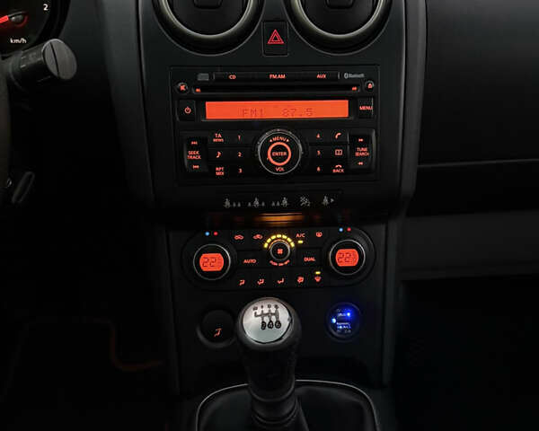 Черный Ниссан Кашкай 2, объемом двигателя 2 л и пробегом 210 тыс. км за 8800 $, фото 11 на Automoto.ua