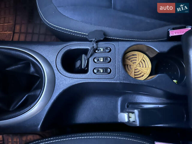 Черный Ниссан Кашкай 2, объемом двигателя 1.5 л и пробегом 228 тыс. км за 10950 $, фото 31 на Automoto.ua