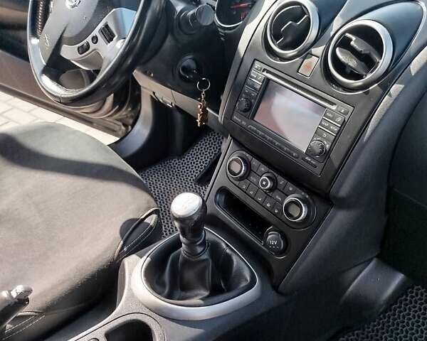 Черный Ниссан Кашкай 2, объемом двигателя 1.5 л и пробегом 220 тыс. км за 10799 $, фото 4 на Automoto.ua