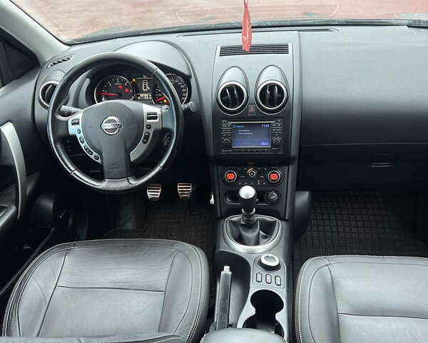 Черный Ниссан Кашкай 2, объемом двигателя 2 л и пробегом 237 тыс. км за 10200 $, фото 13 на Automoto.ua