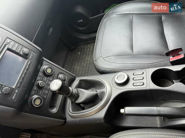 Черный Ниссан Кашкай 2, объемом двигателя 2 л и пробегом 190 тыс. км за 12500 $, фото 14 на Automoto.ua