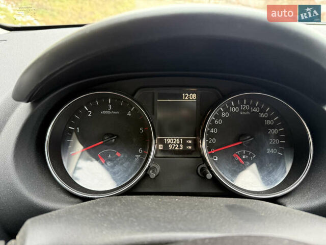Черный Ниссан Кашкай 2, объемом двигателя 2 л и пробегом 190 тыс. км за 12500 $, фото 12 на Automoto.ua