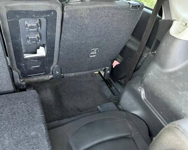 Черный Ниссан Кашкай 2, объемом двигателя 1.5 л и пробегом 218 тыс. км за 9500 $, фото 7 на Automoto.ua