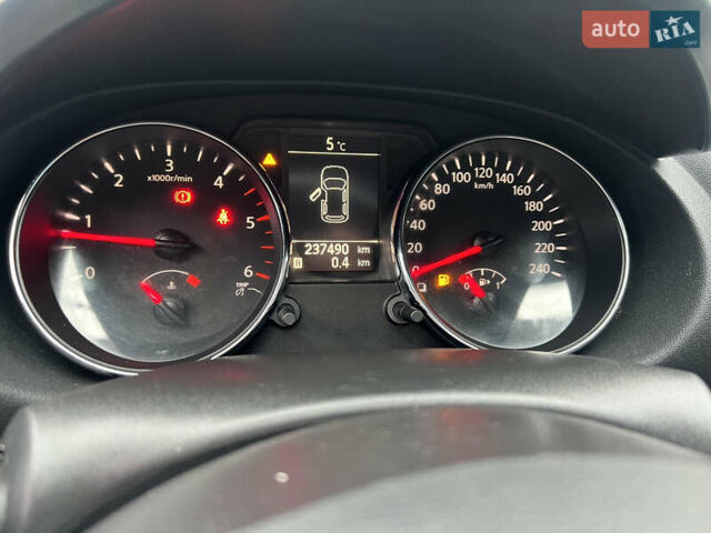 Черный Ниссан Кашкай 2, объемом двигателя 2 л и пробегом 237 тыс. км за 10200 $, фото 24 на Automoto.ua