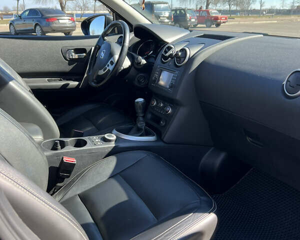 Чорний Ніссан Кашкай 2, об'ємом двигуна 2 л та пробігом 220 тис. км за 10800 $, фото 8 на Automoto.ua