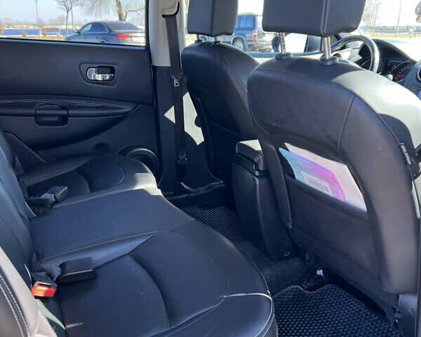 Чорний Ніссан Кашкай 2, об'ємом двигуна 2 л та пробігом 220 тис. км за 10800 $, фото 7 на Automoto.ua