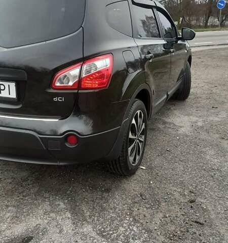 Черный Ниссан Кашкай 2, объемом двигателя 2 л и пробегом 300 тыс. км за 12400 $, фото 5 на Automoto.ua