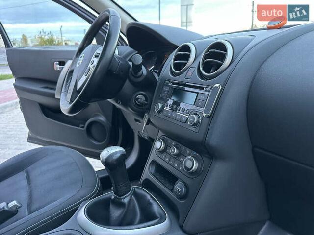 Черный Ниссан Кашкай 2, объемом двигателя 1.6 л и пробегом 203 тыс. км за 10799 $, фото 15 на Automoto.ua