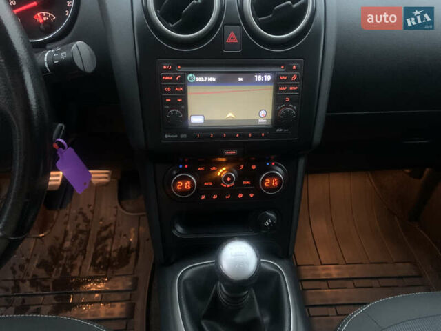 Черный Ниссан Кашкай 2, объемом двигателя 1.6 л и пробегом 212 тыс. км за 10800 $, фото 9 на Automoto.ua