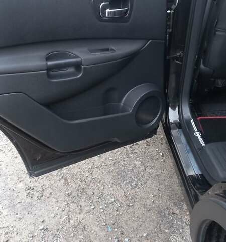 Черный Ниссан Кашкай 2, объемом двигателя 2 л и пробегом 300 тыс. км за 12400 $, фото 2 на Automoto.ua