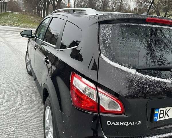 Черный Ниссан Кашкай 2, объемом двигателя 1.6 л и пробегом 90 тыс. км за 11599 $, фото 6 на Automoto.ua