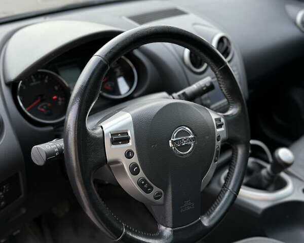 Ниссан Кашкай 2 2011 в Луцке на Automoto.ua Черный Ниссан Кашкай 2, объемом двигателя 2 л и пробегом 207 тыс. км за 11500 $, фото 5 на Automoto.ua