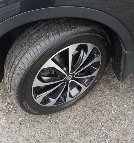 Черный Ниссан Кашкай 2, объемом двигателя 2 л и пробегом 300 тыс. км за 12400 $, фото 7 на Automoto.ua