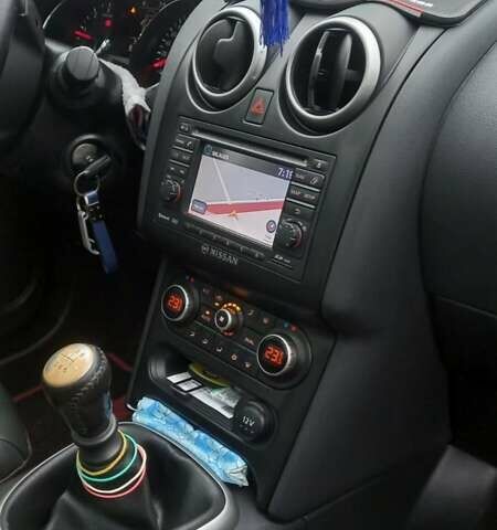 Черный Ниссан Кашкай 2, объемом двигателя 2 л и пробегом 300 тыс. км за 12400 $, фото 11 на Automoto.ua