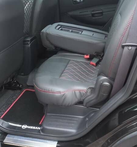 Черный Ниссан Кашкай 2, объемом двигателя 2 л и пробегом 300 тыс. км за 12400 $, фото 1 на Automoto.ua