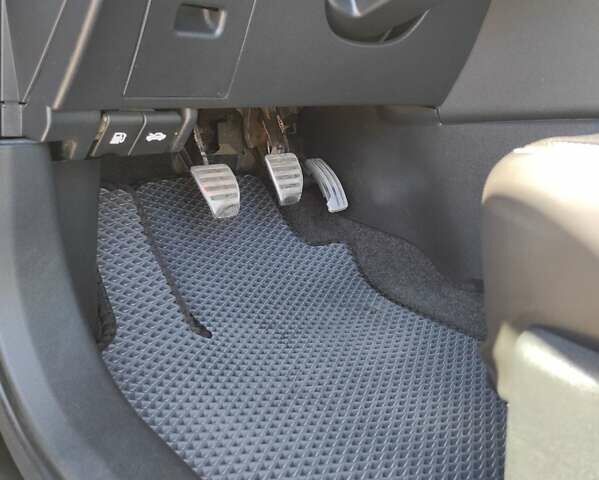 Черный Ниссан Кашкай 2, объемом двигателя 1.6 л и пробегом 185 тыс. км за 13500 $, фото 13 на Automoto.ua