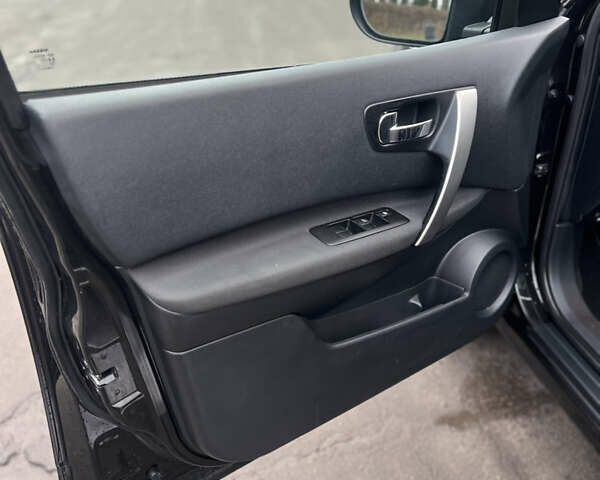 Чорний Ніссан Кашкай 2, об'ємом двигуна 1.6 л та пробігом 170 тис. км за 12900 $, фото 16 на Automoto.ua