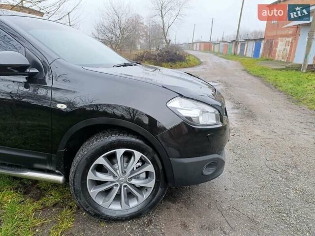 Черный Ниссан Кашкай 2, объемом двигателя 2 л и пробегом 221 тыс. км за 12700 $, фото 4 на Automoto.ua