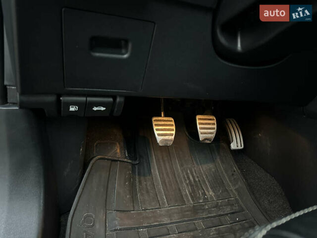 Черный Ниссан Кашкай 2, объемом двигателя 1.6 л и пробегом 211 тыс. км за 11500 $, фото 46 на Automoto.ua