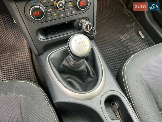 Черный Ниссан Кашкай 2, объемом двигателя 1.5 л и пробегом 277 тыс. км за 10890 $, фото 30 на Automoto.ua