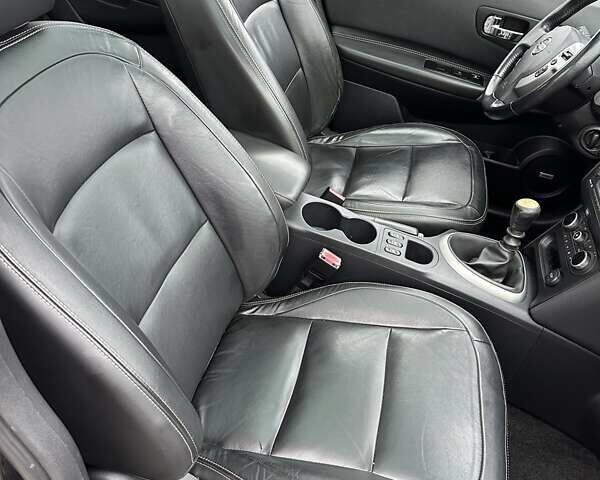 Черный Ниссан Кашкай 2, объемом двигателя 1.6 л и пробегом 232 тыс. км за 10350 $, фото 27 на Automoto.ua