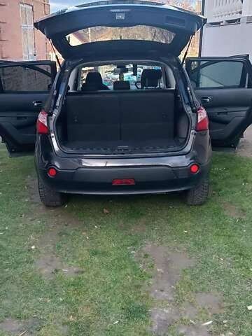 Черный Ниссан Кашкай 2, объемом двигателя 1.5 л и пробегом 275 тыс. км за 10800 $, фото 4 на Automoto.ua