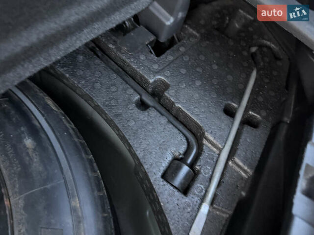 Чорний Ніссан Кашкай 2, об'ємом двигуна 1.6 л та пробігом 175 тис. км за 12400 $, фото 49 на Automoto.ua