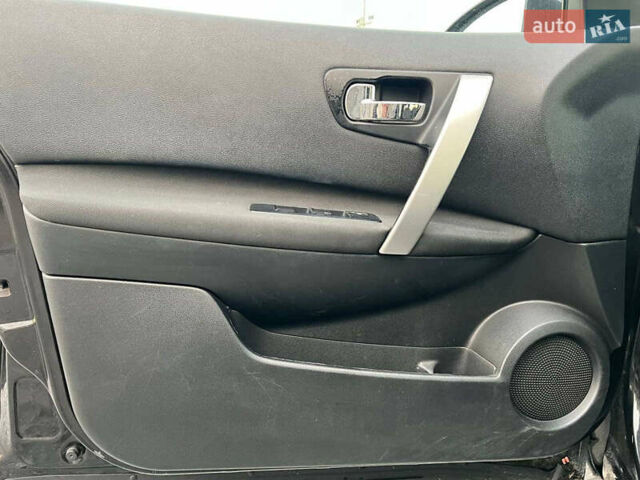 Черный Ниссан Кашкай 2, объемом двигателя 1.5 л и пробегом 277 тыс. км за 10890 $, фото 14 на Automoto.ua