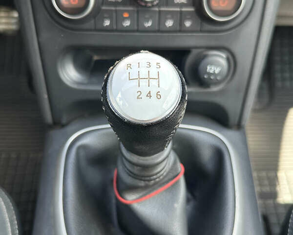 Черный Ниссан Кашкай 2, объемом двигателя 1.6 л и пробегом 191 тыс. км за 11600 $, фото 23 на Automoto.ua