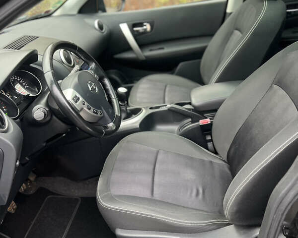 Чорний Ніссан Кашкай 2, об'ємом двигуна 1.6 л та пробігом 170 тис. км за 12900 $, фото 13 на Automoto.ua