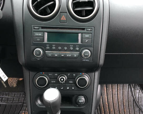 Чорний Ніссан Кашкай 2, об'ємом двигуна 1.6 л та пробігом 233 тис. км за 10999 $, фото 29 на Automoto.ua