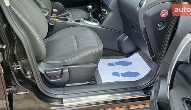 Черный Ниссан Кашкай 2, объемом двигателя 1.6 л и пробегом 274 тыс. км за 12850 $, фото 29 на Automoto.ua