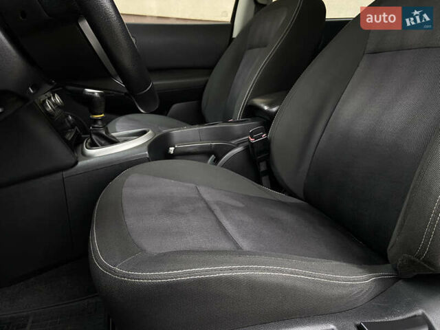 Черный Ниссан Кашкай 2, объемом двигателя 1.6 л и пробегом 223 тыс. км за 10350 $, фото 28 на Automoto.ua