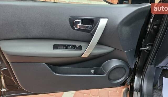 Черный Ниссан Кашкай 2, объемом двигателя 1.6 л и пробегом 274 тыс. км за 12850 $, фото 16 на Automoto.ua