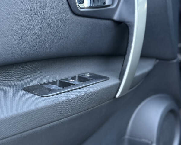 Фиолетовый Ниссан Кашкай 2, объемом двигателя 1.5 л и пробегом 261 тыс. км за 9350 $, фото 48 на Automoto.ua