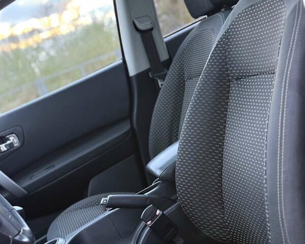 Ниссан Кашкай 2 2009 в Самборе на Automoto.ua Фиолетовый Ниссан Кашкай 2, объемом двигателя 1.5 л и пробегом 261 тыс. км за 9350 $, фото 32 на Automoto.ua