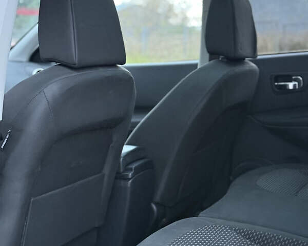 Фиолетовый Ниссан Кашкай 2, объемом двигателя 1.5 л и пробегом 261 тыс. км за 9350 $, фото 55 на Automoto.ua