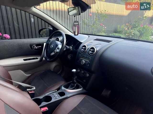 Фиолетовый Ниссан Кашкай 2, объемом двигателя 1.46 л и пробегом 258 тыс. км за 10800 $, фото 6 на Automoto.ua