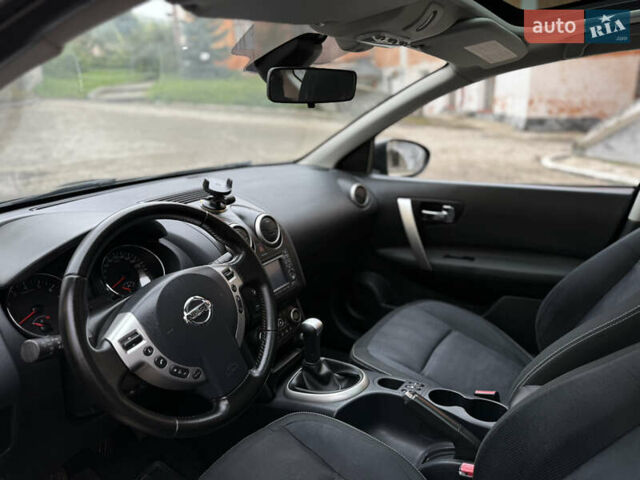 Фіолетовий Ніссан Кашкай 2, об'ємом двигуна 1.6 л та пробігом 241 тис. км за 9599 $, фото 65 на Automoto.ua