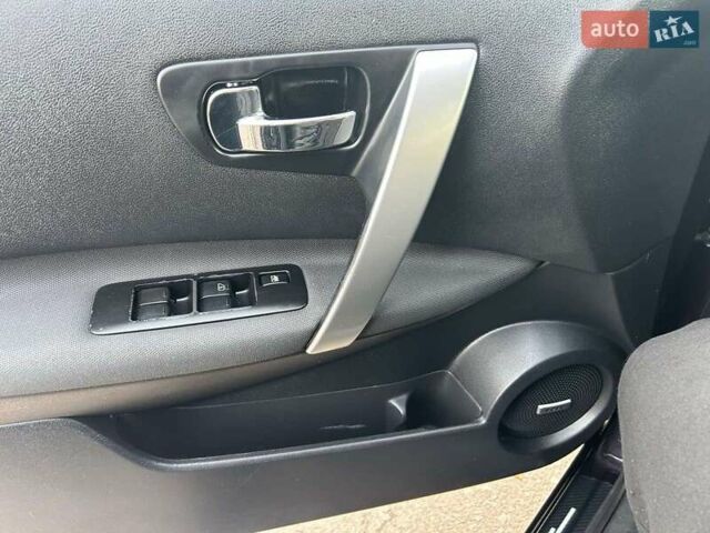 Фиолетовый Ниссан Кашкай 2, объемом двигателя 1.6 л и пробегом 253 тыс. км за 10850 $, фото 20 на Automoto.ua