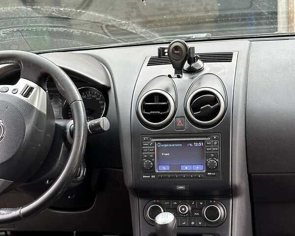 Фиолетовый Ниссан Кашкай 2, объемом двигателя 1.6 л и пробегом 235 тыс. км за 11600 $, фото 14 на Automoto.ua