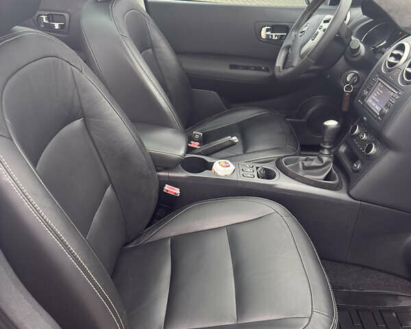 Фіолетовий Ніссан Кашкай 2, об'ємом двигуна 1.6 л та пробігом 304 тис. км за 11200 $, фото 11 на Automoto.ua