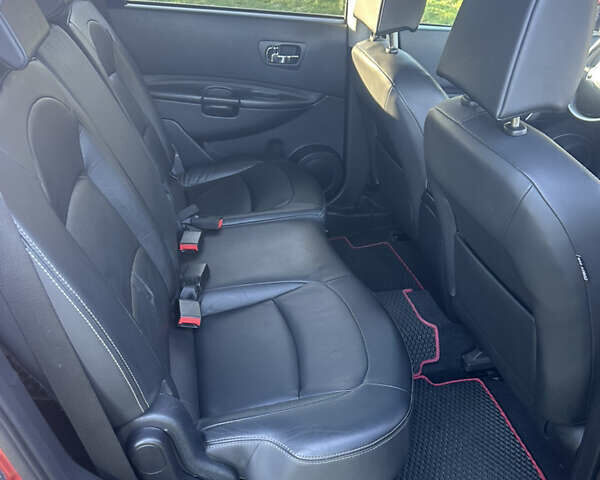 Красный Ниссан Кашкай 2, объемом двигателя 2 л и пробегом 262 тыс. км за 10000 $, фото 7 на Automoto.ua